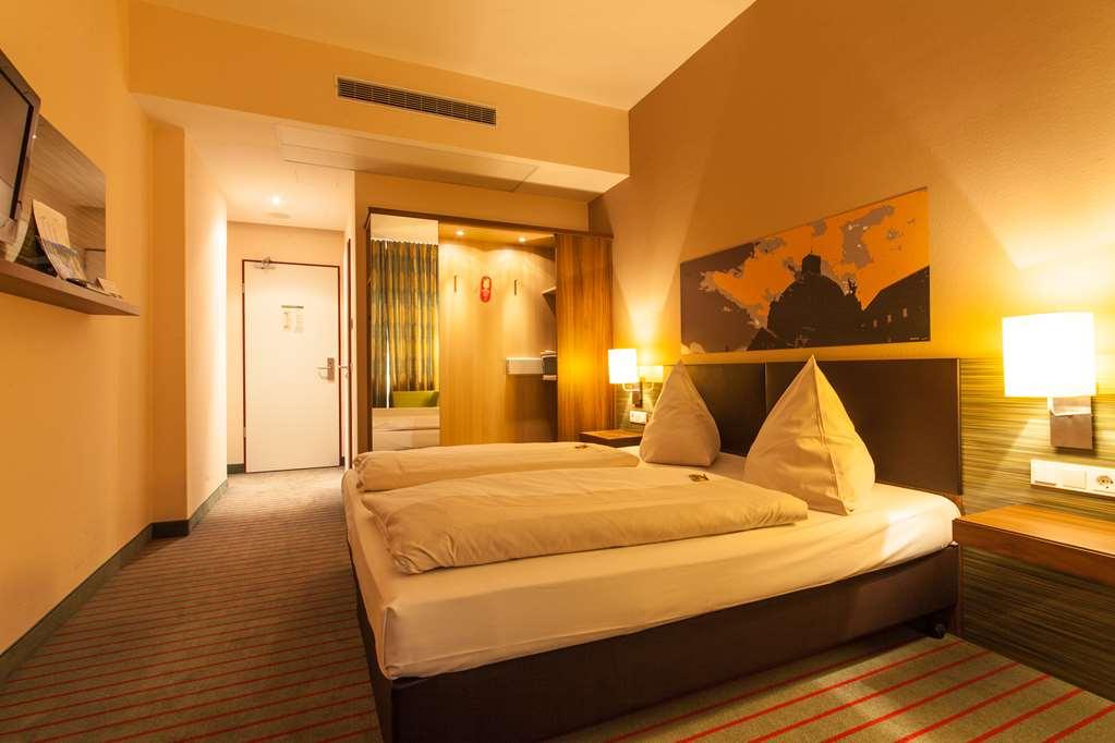 Novina Hotel Tillypark Núremberg Habitación foto